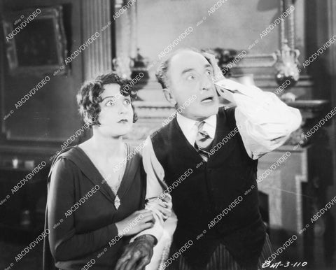 crp-04582 1928 Sally Phipps and Brandon Hurst silent film News Parade crp-04582