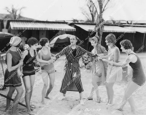 crp-04629 1928 Sally Phipps and girls pre-code swimsuit beach party silent film News Parade crp-04629