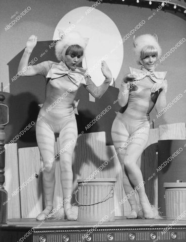 crp-04811 1966 dancers Footloose Felines Ellen Plasschaert, Dee Jay Mattis TV Mickie Finn's crp-04811