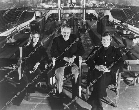 crp-04872 1977 Barbara Bach, Lewis Gilbert, Roger Moore on set James Bond film Spy Who Loved Me crp-04872