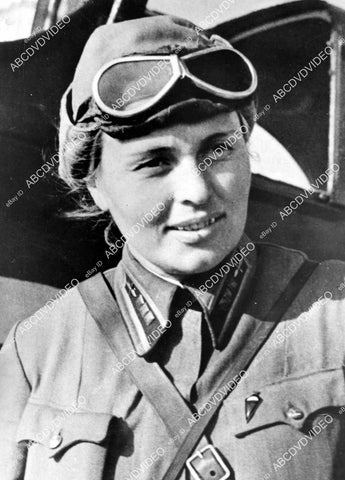 crp-04973 1944 WWII aviation female Russian military ambulance pilot Paulina Syedova, Fridrikh Ermler director crp-04973