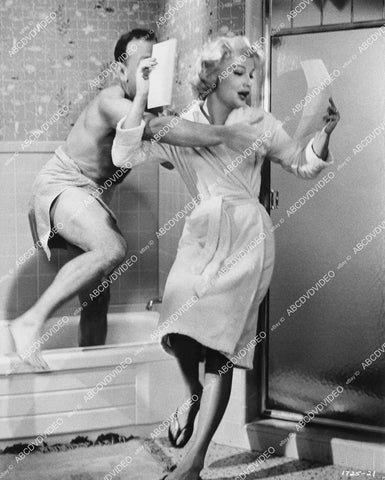 crp-00497 1957 Jose Ferrer Gena Rowlands comedy antics in the bathroom film The High Cost of Loving crp-00497