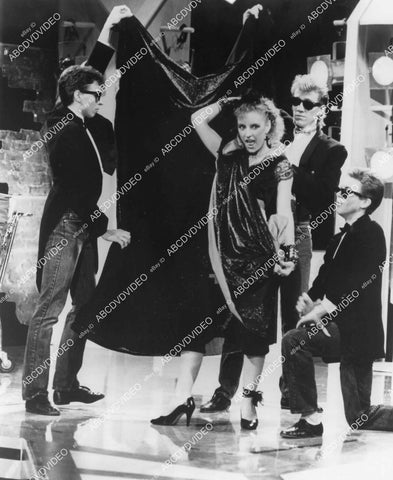 crp-05513 1984 music Madonna look-alike sings Material Girl TV Puttin' on the Hits crp-05513