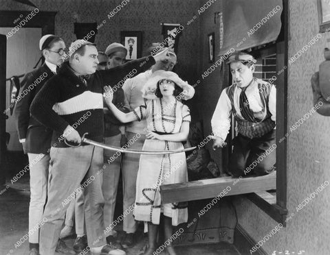 crp-05624 1922 Jimmy Savo, Bert Roach, Glen Cavender, Lois Scott silent film Hold the Line crp-05624
