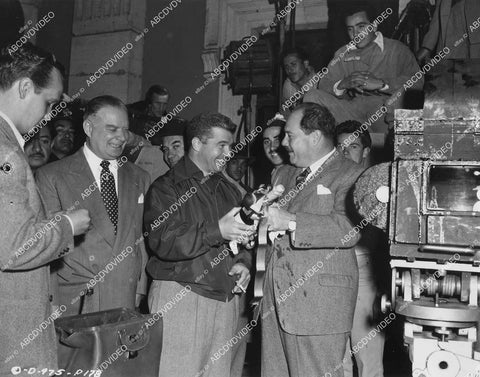 crp-05801 1951 Robert Rossen w Mexican Officials Alejandro Buelna, Dr Francisco del Rio Canedo film The Brave Bulls crp-05801