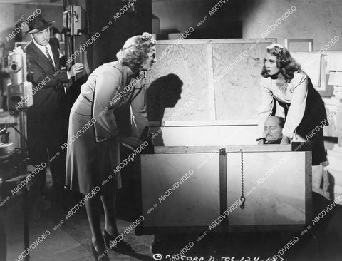 crp-05886 1941 Binnie Barnes, Janet Blair hide body in a trunk film Three Girls About Town crp-05886