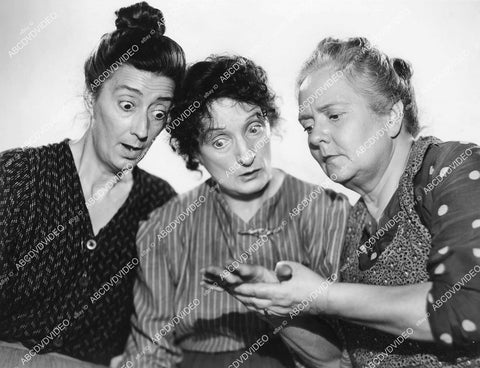 crp-05918 1941 cleaning ladies e Una O'Connor, Almira Sessions, Dorothy Vaughan film Three Girls About Town crp-05918