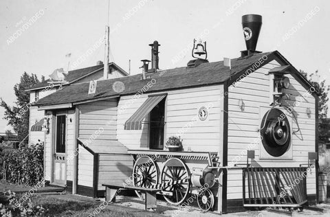 crp-05939 1944 trains Great Northern Railway railmen house built like locomotive engine Noyes, Minn crp-05939