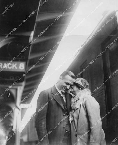 crp-05944 1930's Leo Pat Kelly greeted by his mother Los Angeles Union Station crp-05944