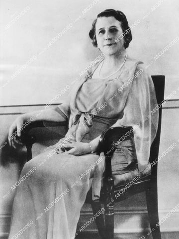 crp-05965 1936 trains Mrs Samuel T Bledsoe of At&SF Railway to Christen new Super Chief crp-05965