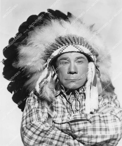 crp-06238 1942 Joe E Brown portrait in Native American head dress crp-06238