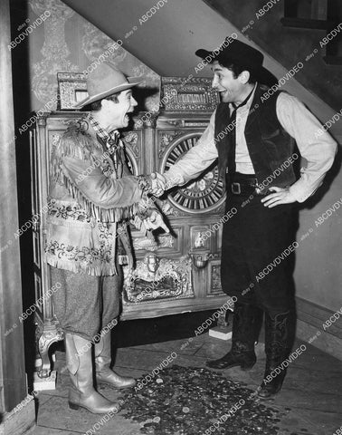 crp-06251 1942 Joe E Brown, Victor Jory hit jackpot vintage slot machine? film Shut My Big Mouth crp-06251