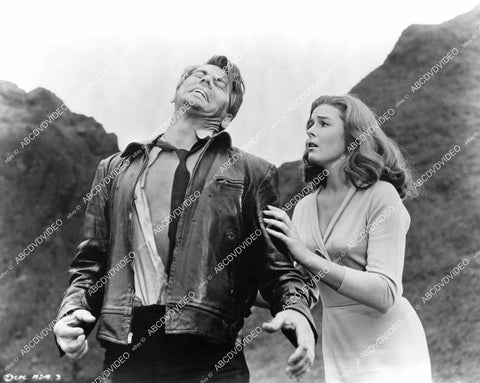 crp-06374 1961 beautiful Elaine Stewart, Ron Randell on the run film Most Dangerous Man Alive crp-06374
