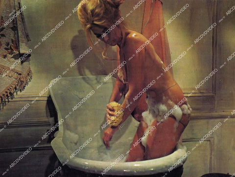 crp-00680 1970 Linda Verassexy and soapy getting out of the bathtub film Sabata crp-00680