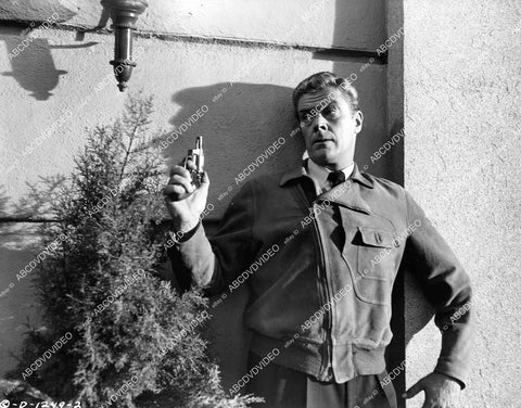 crp-06814 1951 Willard Parker sneaking around w a gun film My True Story crp-06814
