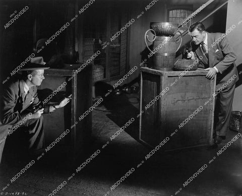 crp-07227 1946 Regis Toomey in gunfight w Richard Dix Whistler film Mysterious Intruder crp-07227
