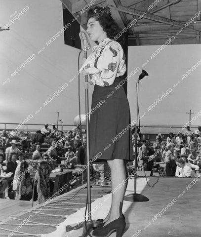 crp-00731 WWII news photo Fighting Sullivan Brothers' sister Genevieve Sullivan speaks Douglas Aircraft Co El Segundo crp-00731