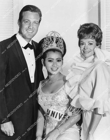 crp-00740 1966 Apasra Hongsakula of Thailand w Jack Linkletter, June Lockhart TV Miss Universe Beauty Pageant crp-00740
