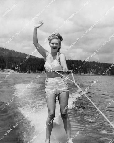 crp-00761 1940s Vivian Mason puts on the bikini and goes water skiing crp-00761