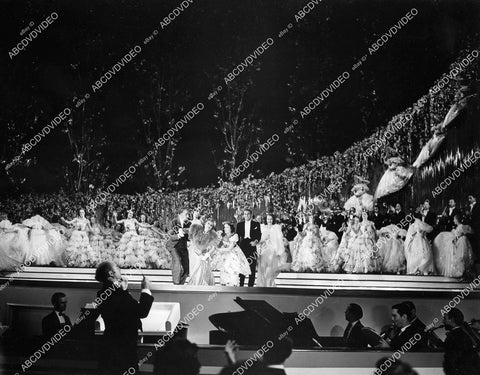 crp-07743 1938 medium shot entire cast on stage big musical number film Everybody Sing crp-07743
