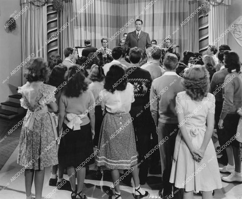 crp-00778 1944 Bob Crosby entertains the teenagers dance film Meet Miss Bobby Socks crp-00778