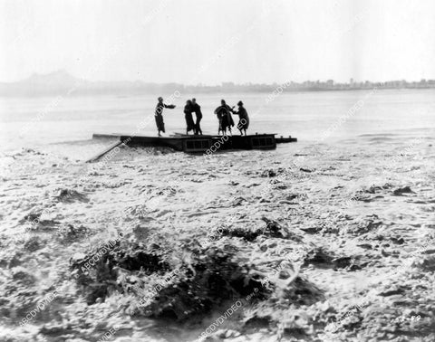crp-08093 1924 people trapped by flood silent film The Galloping Fish crp-08093