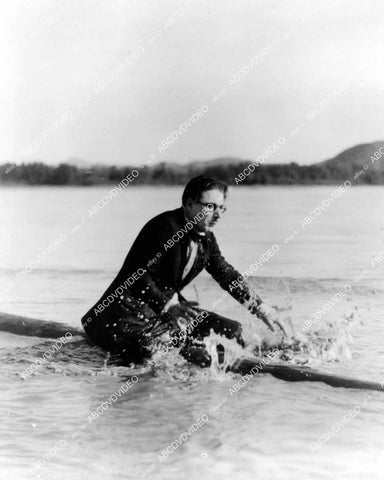 crp-08102 1924 Syd Chaplin silent film The Galloping Fish crp-08102