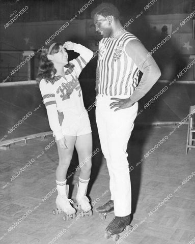 crp-00817 1960's boxer Buster Mathis w roller derby LA Thunderbirds Bette Stone and Carmen Thompson crp-00817