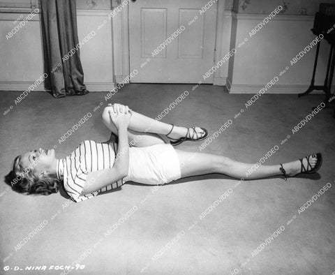 crp-08228 1947 candid Nina Foch does exercise and fitness workout on set film The Guilt of Janet Ames crp-08228
