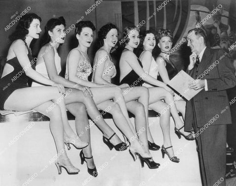 crp-00833 1939 Nils T Garland picks vintage pinup babes w great legs New York World's Fair Show crp-00833