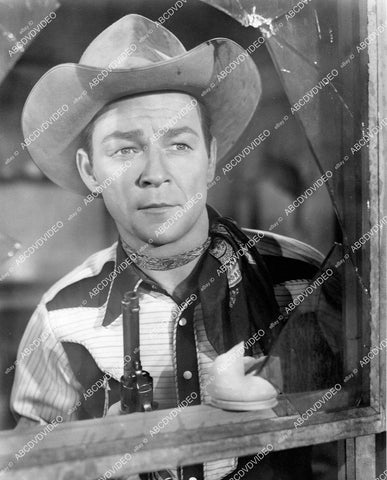 crp-08341 1940's Roy Rogers at broken window crp-08341