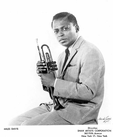 crp-08374 1950's music jazz trumpet Miles Davis portrait crp-08374