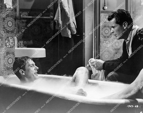 crp-08707 1965 James Garner, Dick Van Dyke in bathtub film The Art of Love crp-08707