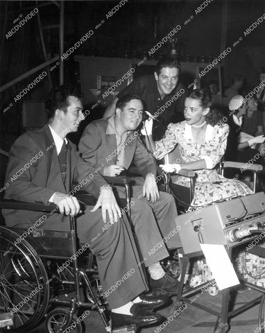 crp-08763 1948 candid Bob Cummings, Jean Peters on set film The Sign of the Ram crp-08763