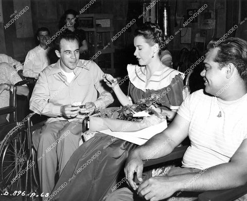 crp-08791 1948 Susan Peters gets Paralyzed Veterans Association Award on set film The Sign of the Ram crp-08791