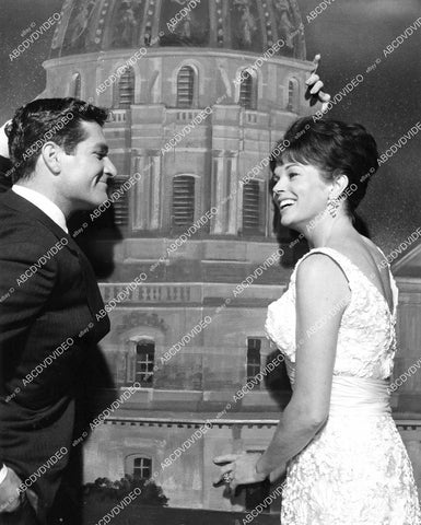 crp-08830 1963 Hugh O'Brian, Dawn Addams film Come Fly with Me crp-08830
