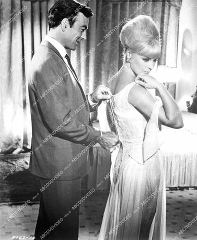 crp-08897 1967 Richard Johnson, Elke Sommer film Deadlier Than the Male crp-08897