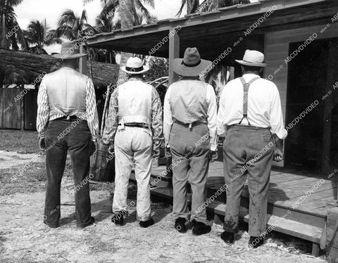 crp-09198 1951 the bad guys from behind film The Barefoot Mailman crp-09198