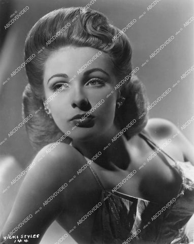 crp-00937 1940's singer maybe Vicki Styles portrait crp-00937