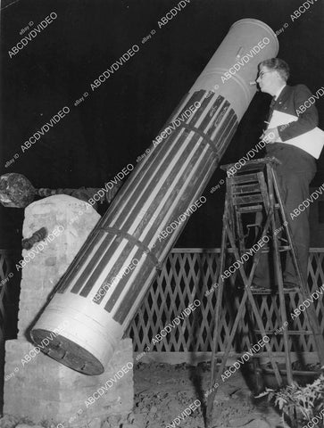 crp-00940 1935 Clive Cornwell Venice Beach Calif makes own telescope from old auto parts crp-00940