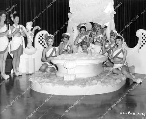 crp-09606 1944 Gloria DeHaven w the babes takes bubble bath film Step Lively crp-09606