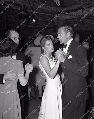 Gary Cooper and wife dancing at The Pirate's Den Restaurant pd-07