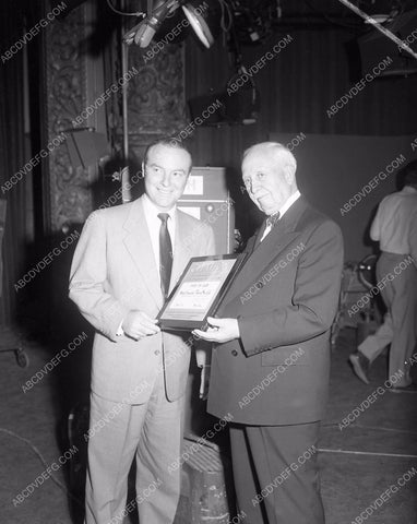 news photo Ralph Edwards receiving award redw-01