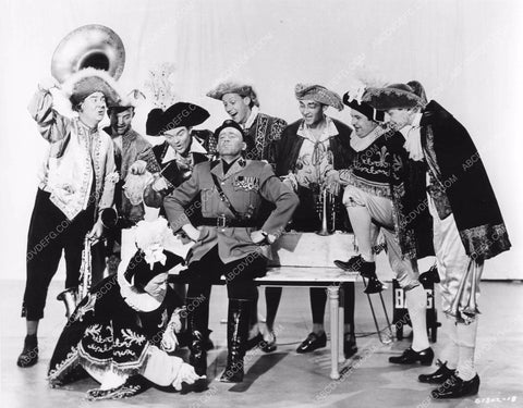 Spike Jones and the band doing a comedy skit spijon-16