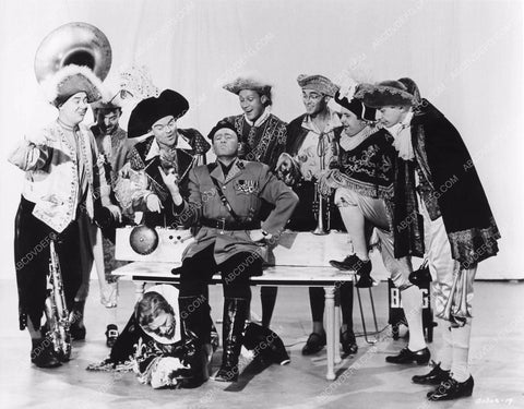 Spike Jones and the band doing a comedy skit spijon-18