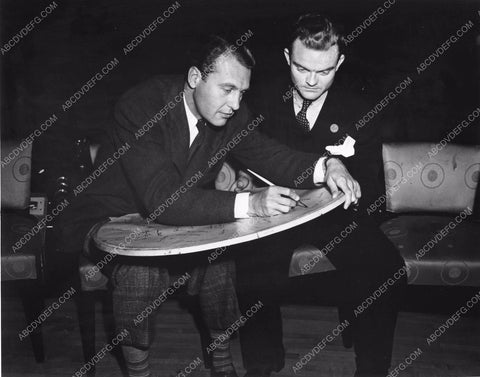 Ralph Bellamy signing autograph for Spike Jones spijon-31