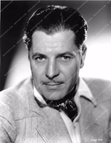 handsome Warner Baxter portrait wbax-52